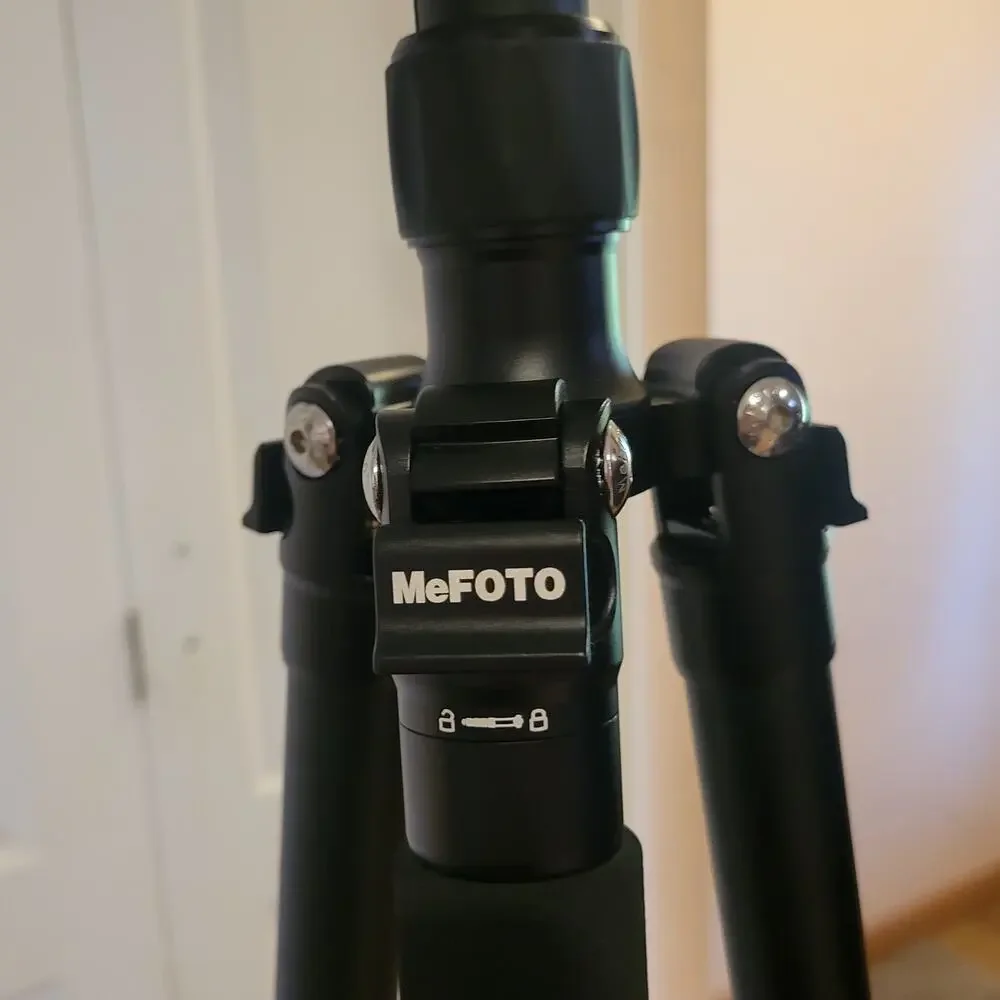 MeFOTO A2350Q2 GlobeTrotter Aluminum Travel Tripod with case
